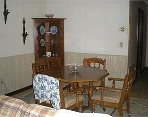 4th image of 590 Walden Ct