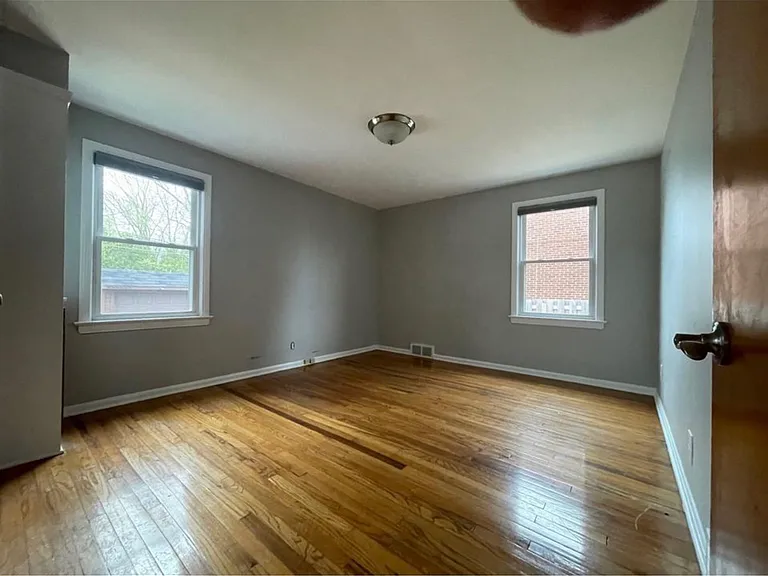 2231 S Green Rd #UP — Photo 10