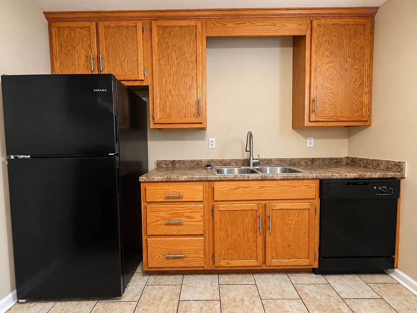 1 bed, 1.5 bath, $1,025 — Photo 4