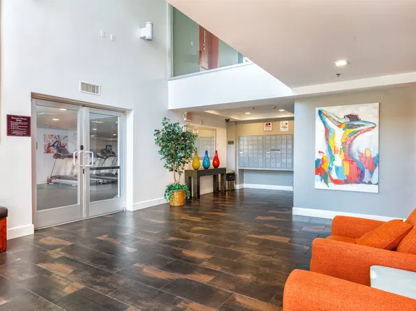 11011 Huston St #309, North Hollywood, CA 91601