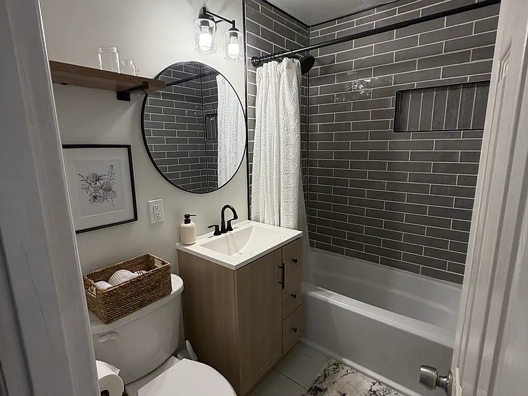 317 Sterling Ct — Photo 6