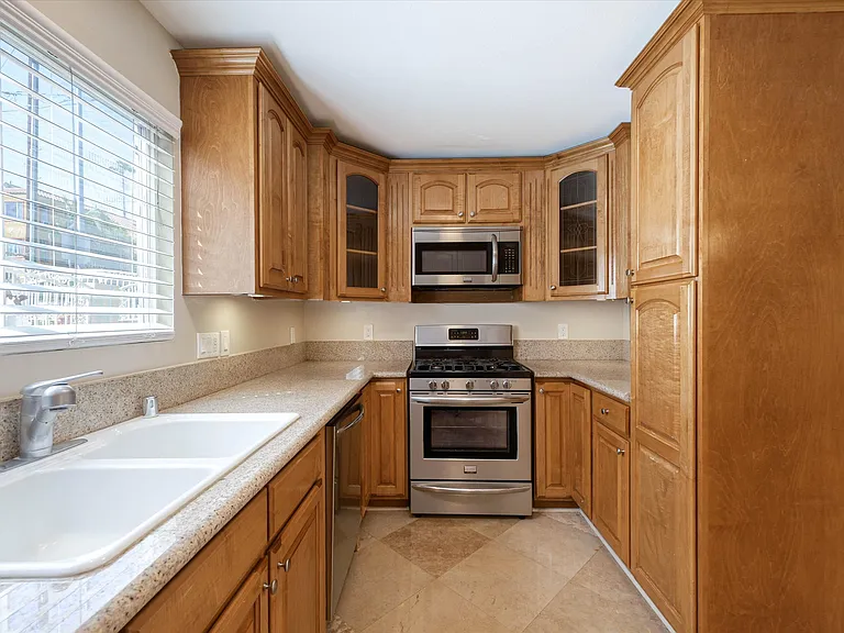 3424 Bellevue Ave — Photo 15