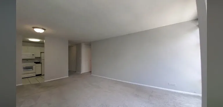 70 E Scott St — Photo 1