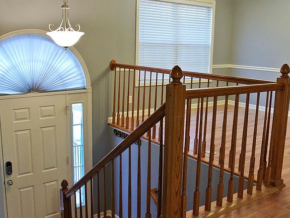 3rd image of 818 Sugarcane Way