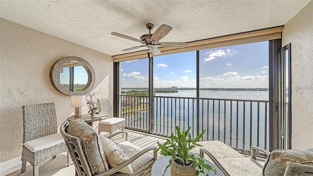 2 bed, 2.0 bath, 1233 sqft, $3,550 — Photo 1