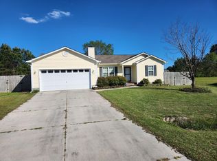 407 S Grazing Ct, Sneads Ferry, NC 28460