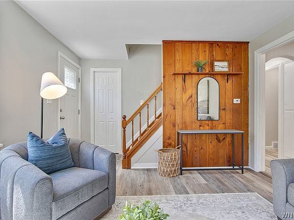 5th image of 270 Merrymont Rd