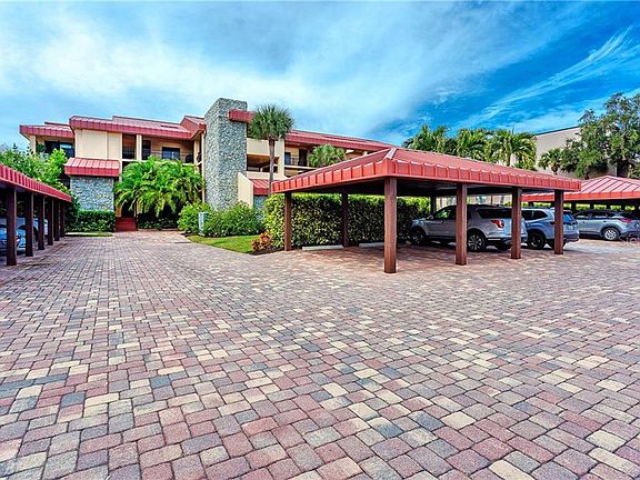 3rd image of 1060 Pinellas Bayway S APT 202