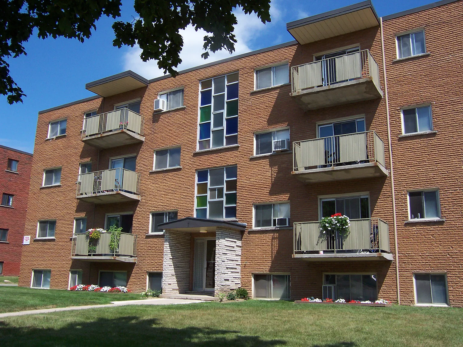 Cherry Blossom Apartments - Choose your rent level - Call for Details - All utilities — Photo 1