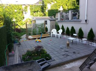 852 E 12th St, Brooklyn, NY 11230