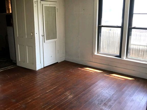 2nd image of 140 E Pine St