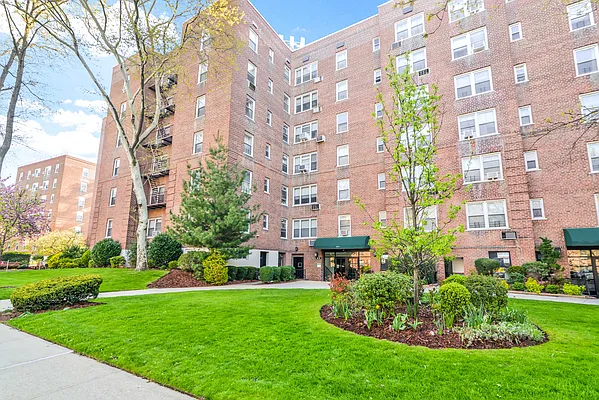 Sold by Chous Realty Group Inc | media 26