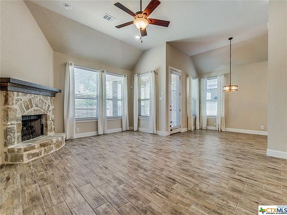 3rd image of 1412 Pioneer Dr
