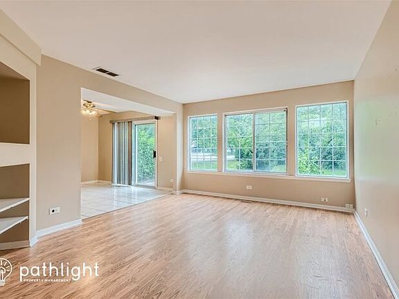 3rd image of 377 Persimmon Ct