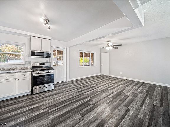 4th image of 27381 Beech Dr