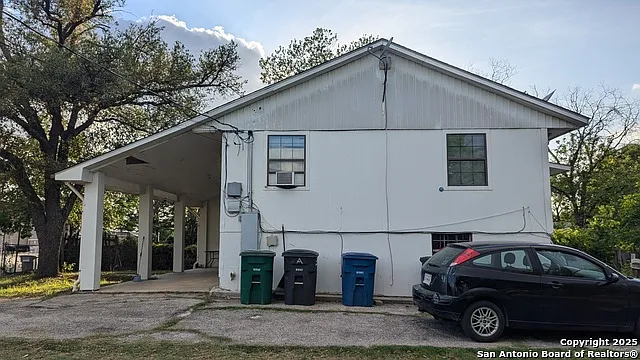 213 Earl St #B — Photo 30