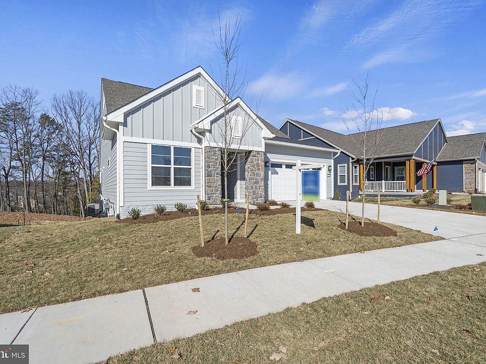 1st image of 110 Yellow Birch Ct