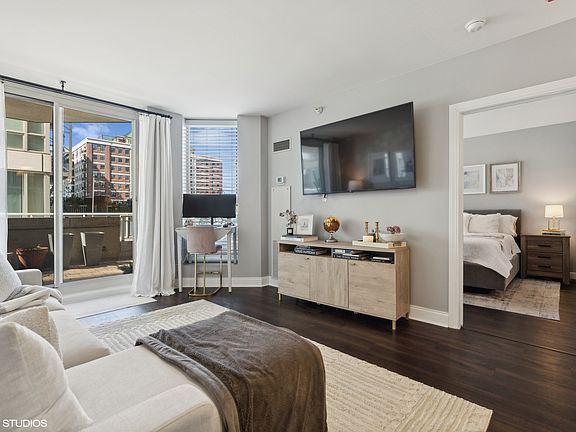 5th image of 645 N Kingsbury St APT 803