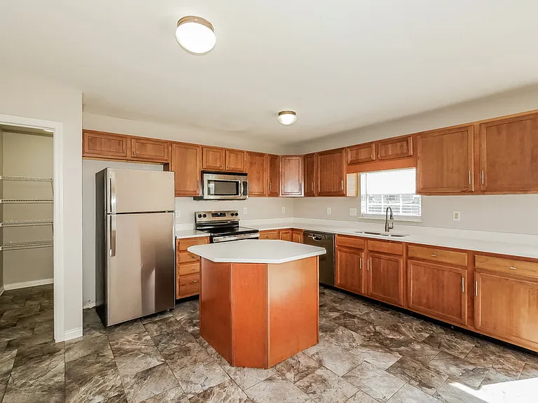 1859 Ernest Dr — Photo 9