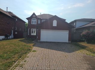 126 Fairington Cres, Hamilton, ON L8E 3N4