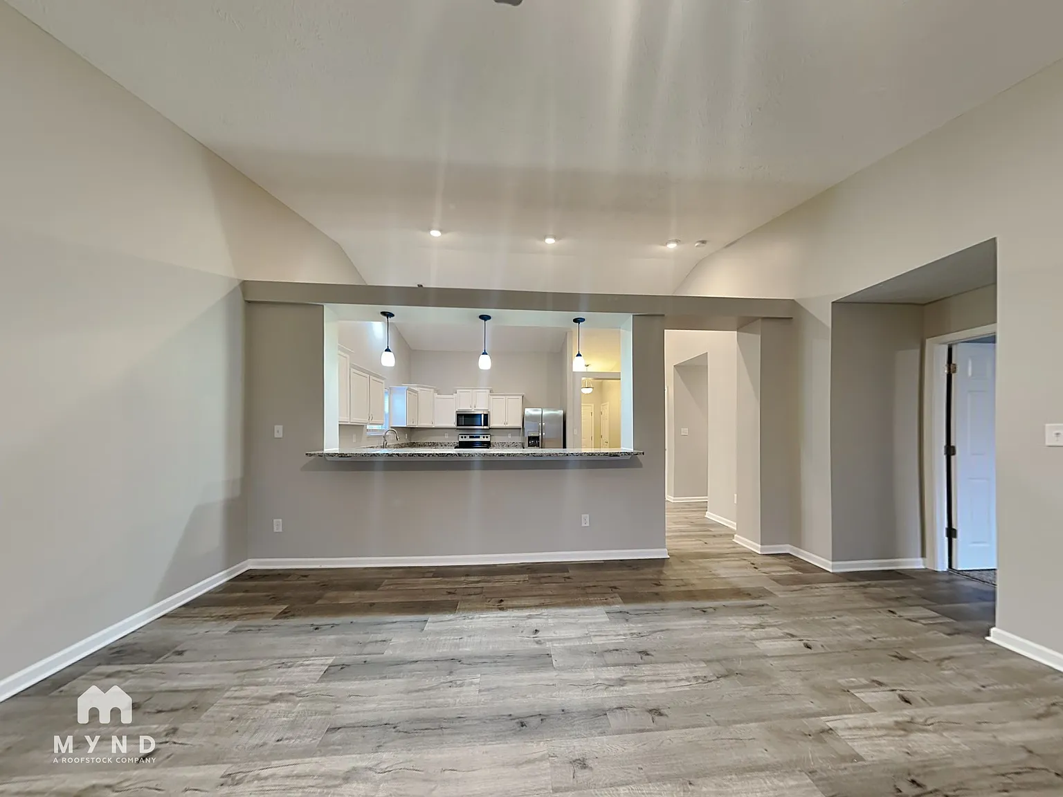 4 bed, 2.0 bath, 1618 sqft, $1,949 — Photo 3