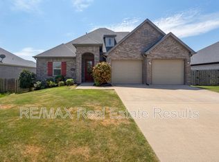2012 W Gilligan Ave, Rogers, AR 72758