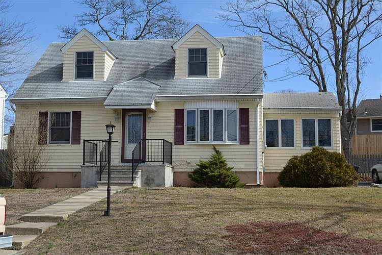 2nd image of 538 Barclay Dr