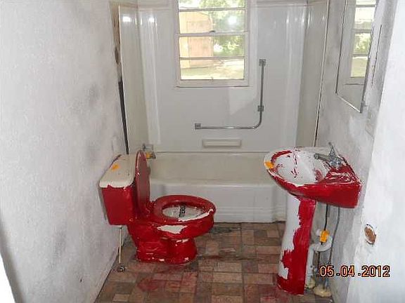 5th image of 307 W Broussard Hill Dr
