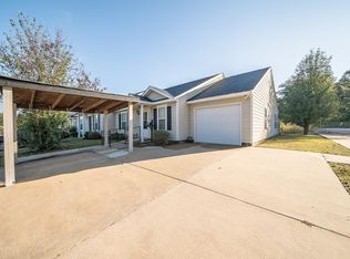 102 Lenox Dr, Lagrange, GA 30241