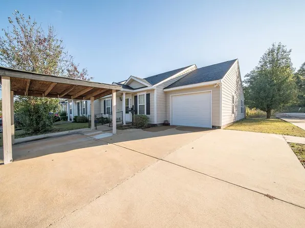 102 Lenox Dr, Lagrange, GA 30241