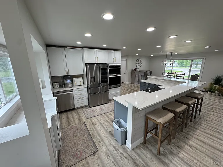 1571 N Huron Rd — Photo 30