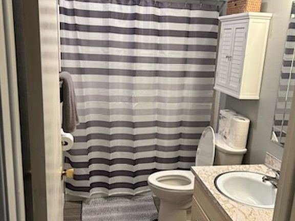 3rd image of 1600 Avenue E APT 20