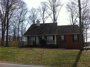 220 Lakeside Park Dr, Hendersonville, TN 37075