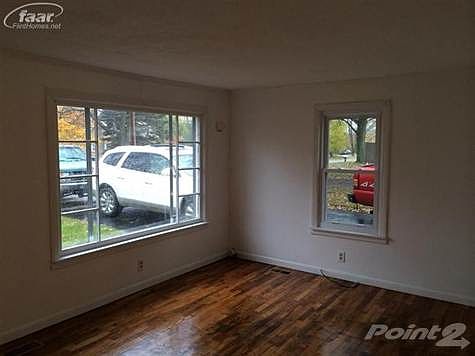 5th image of 410 Lamb St