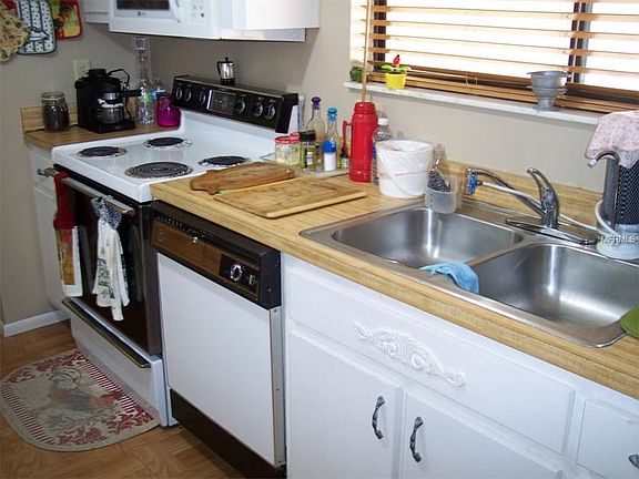 5th image of 1084 Soria Ave
