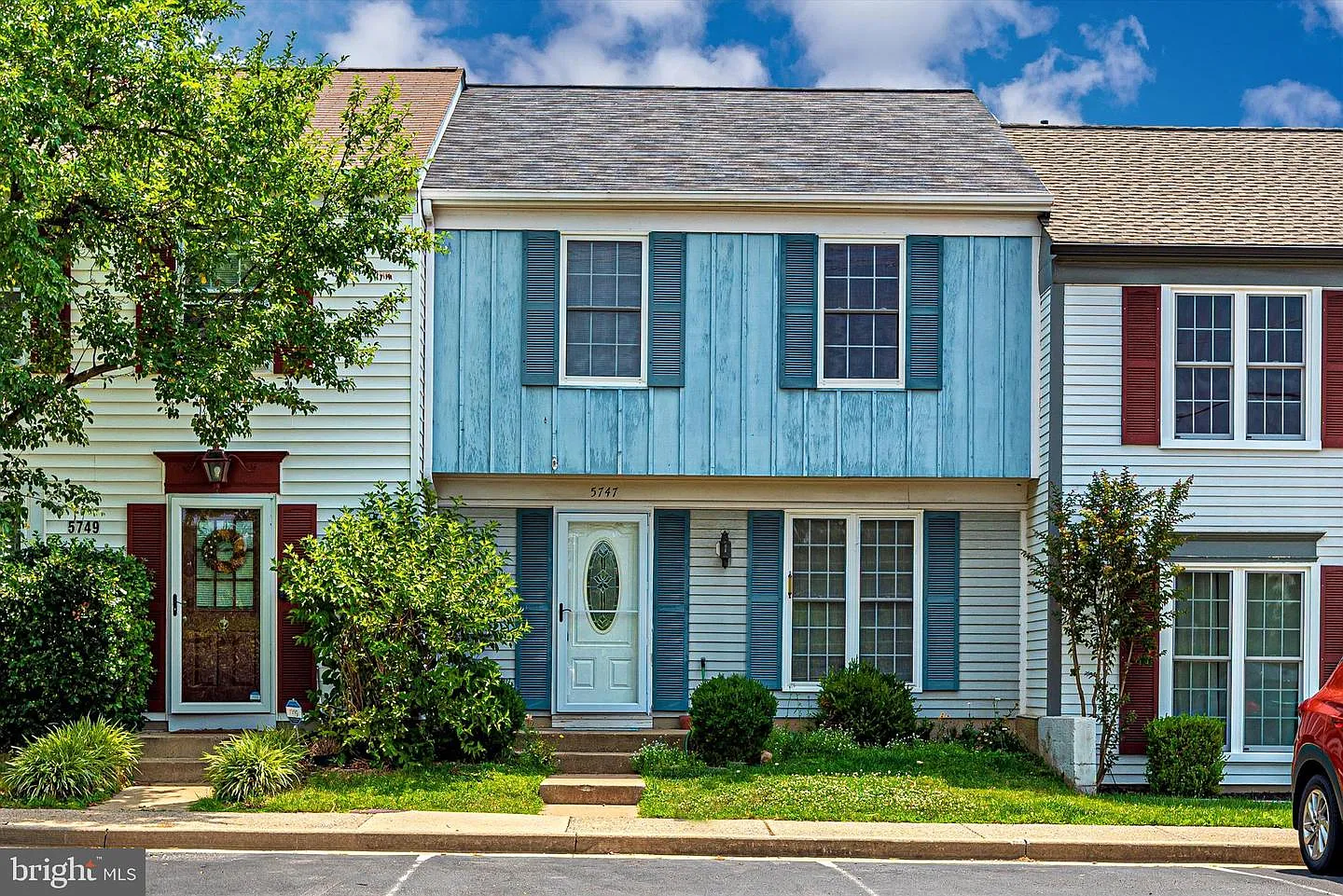 5747 Sunset View Ln photo 1