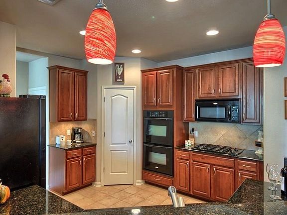 3rd image of 1722 Westmeadow Trl