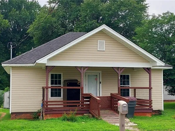 403 Thomas St, Reidsville, NC 27320