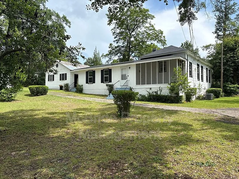 2754 Hazel St — Photo 2