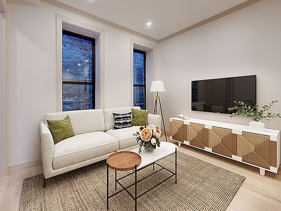 3rd image of 250 W 91st St APT 2C
