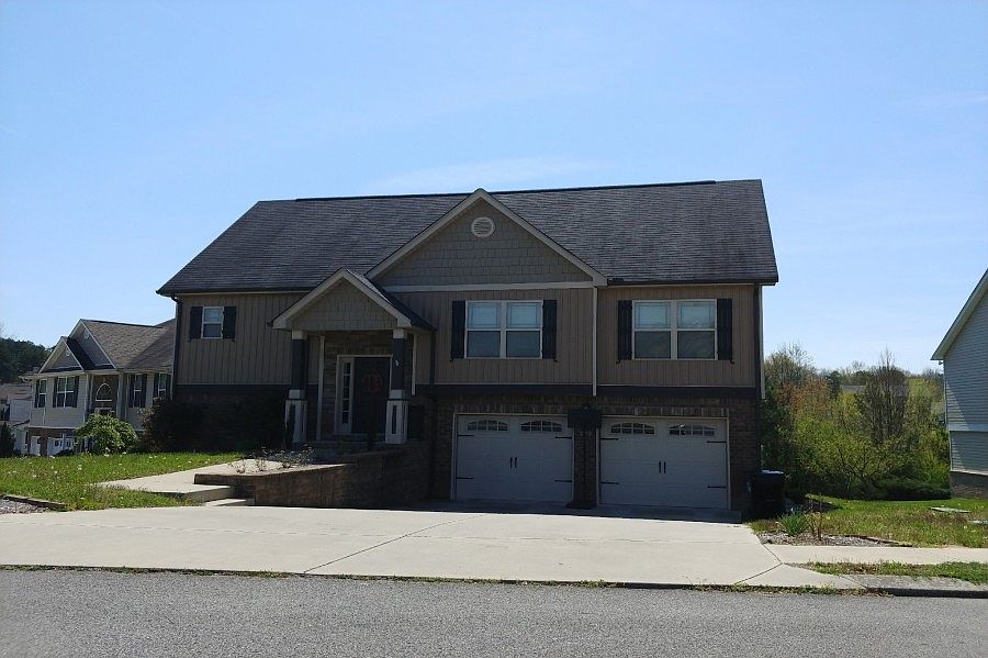 1st image of 9170 Wood Dale Ln