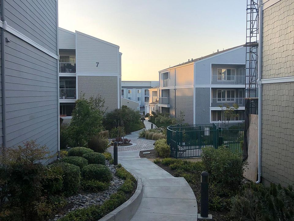 1st image of 19 Pacific Bay Cir APT 206