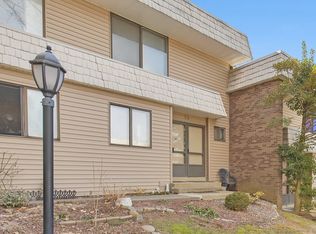 20 Briar Ct #20, Cromwell, CT 06416