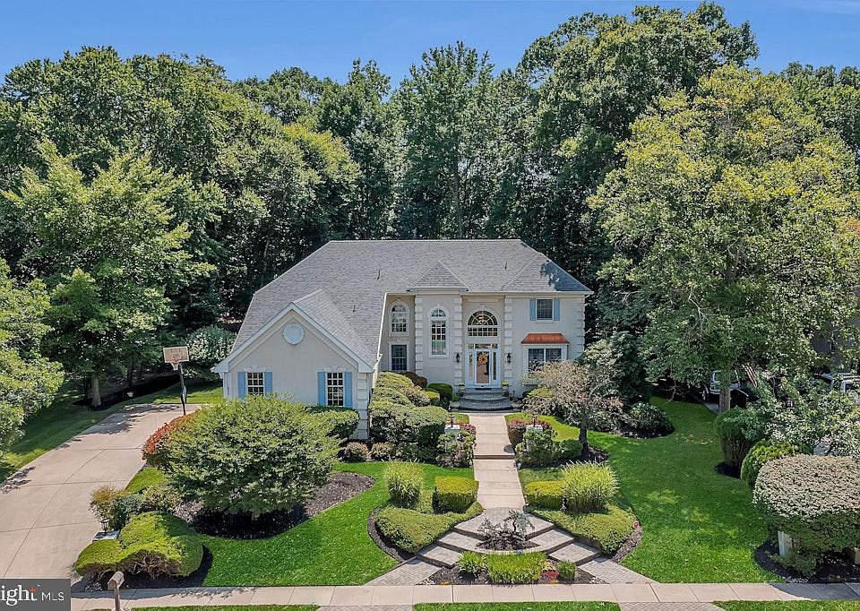 1st image of 17 Stanwyck Rd