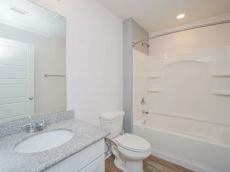 2379 Kirkwood Dr — Photo 10