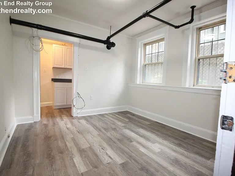 3 Crawford St #B — Photo 2