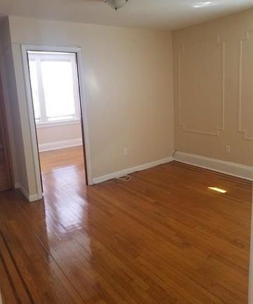 5th image of 39 Beacon Ave #2