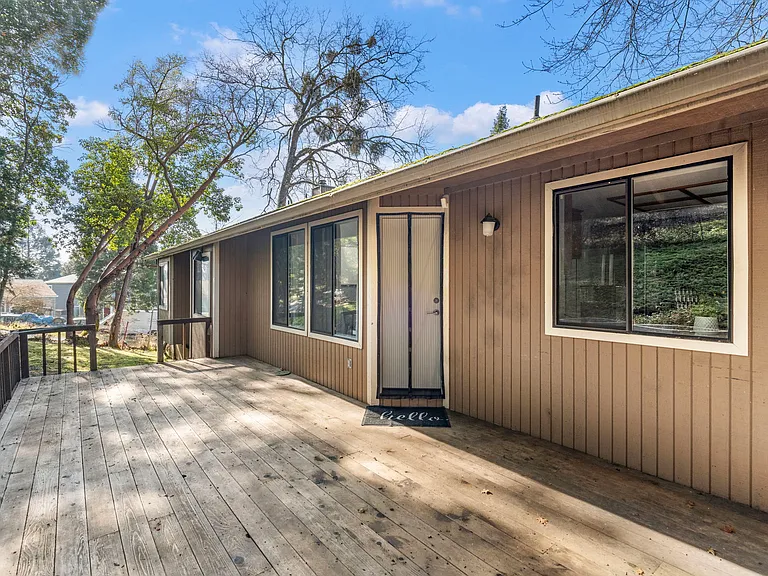 1634 NE Terrace Dr — Photo 30