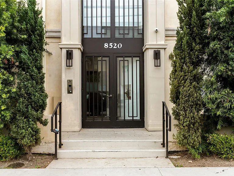 8520 Whitworth Dr #101 — Photo 27