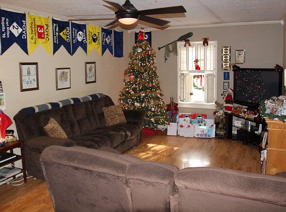 4th image of 140 Meadow Dr
